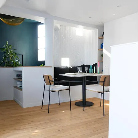 Mini Loft In Notre Dame District, Ile Saint-louis, *
